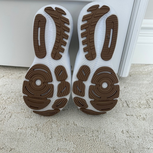 Brooks Glycerin Running Shoes - Picture 6 of 6